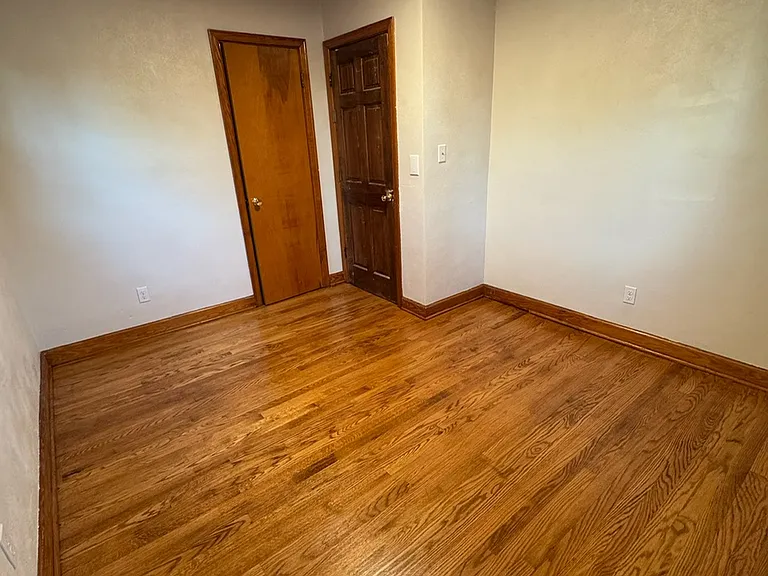 707 Crystal Dr — Photo 15