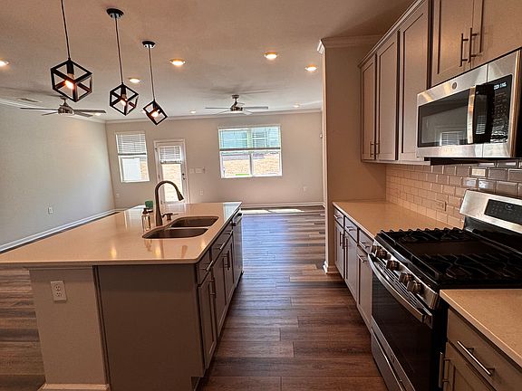 3rd image of 4920 Oolite St