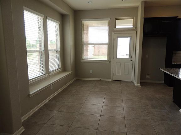3rd image of 8418 Hunter Cliff Dr