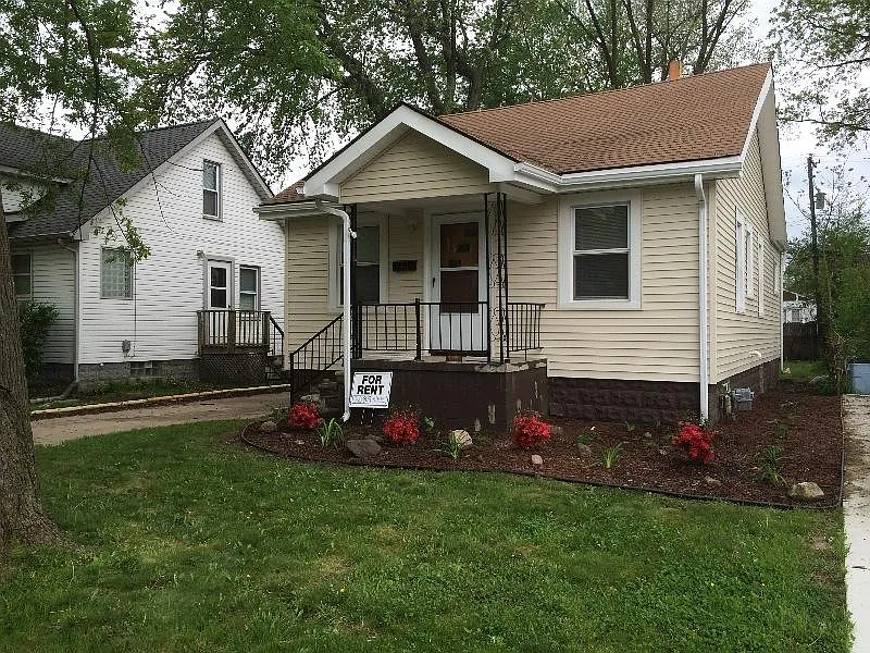 3 bed, 732 sqft, $850 — Photo 1