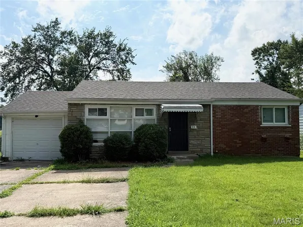 33 Westdell Dr, Saint Louis, MO 63136