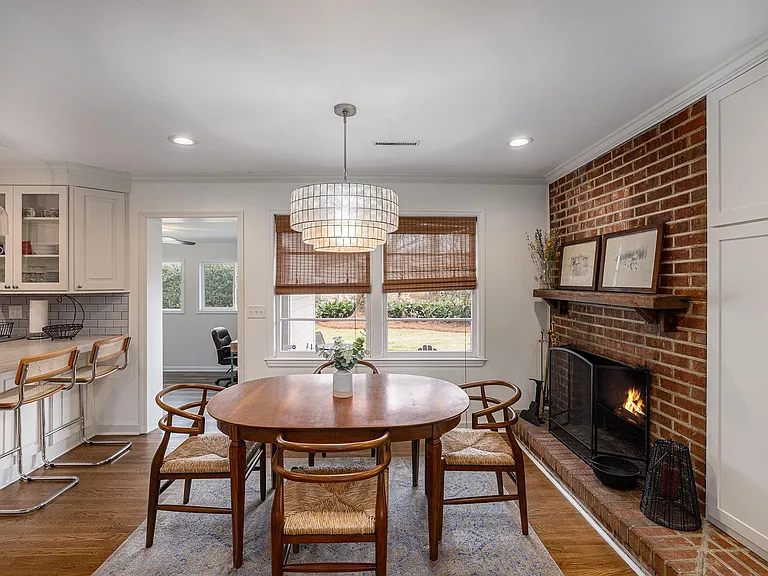 826 Symmes Dr — Photo 5