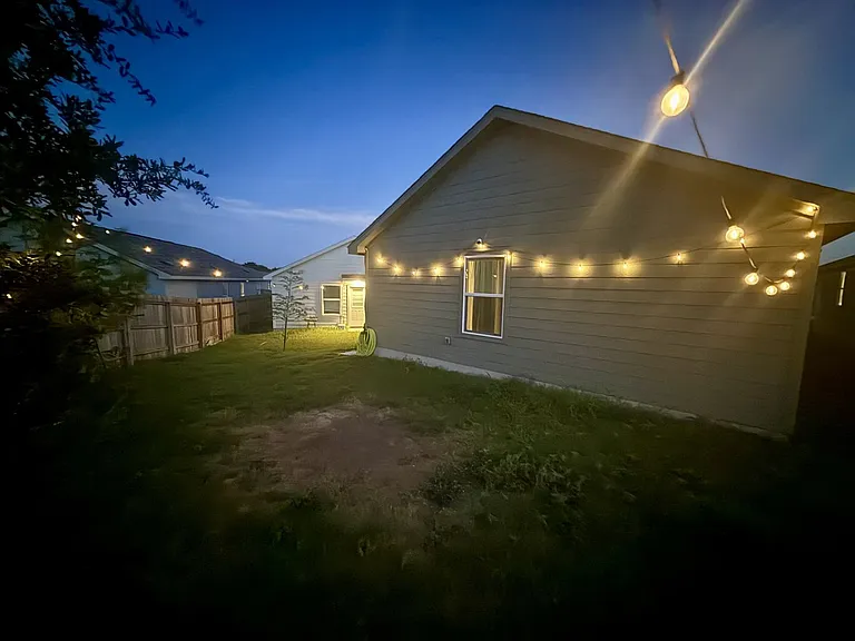 1031 Magrum Way — Photo 23