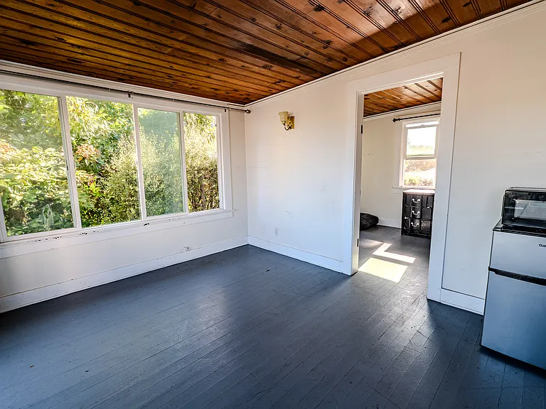 34 S Santa Rosa St #B — Photo 6