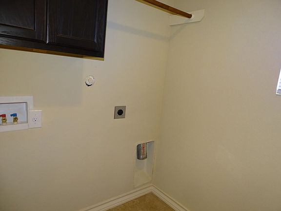 4th image of 7054 Lakeview Dr