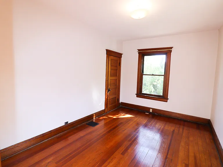 2626 Eden Ave — Photo 6
