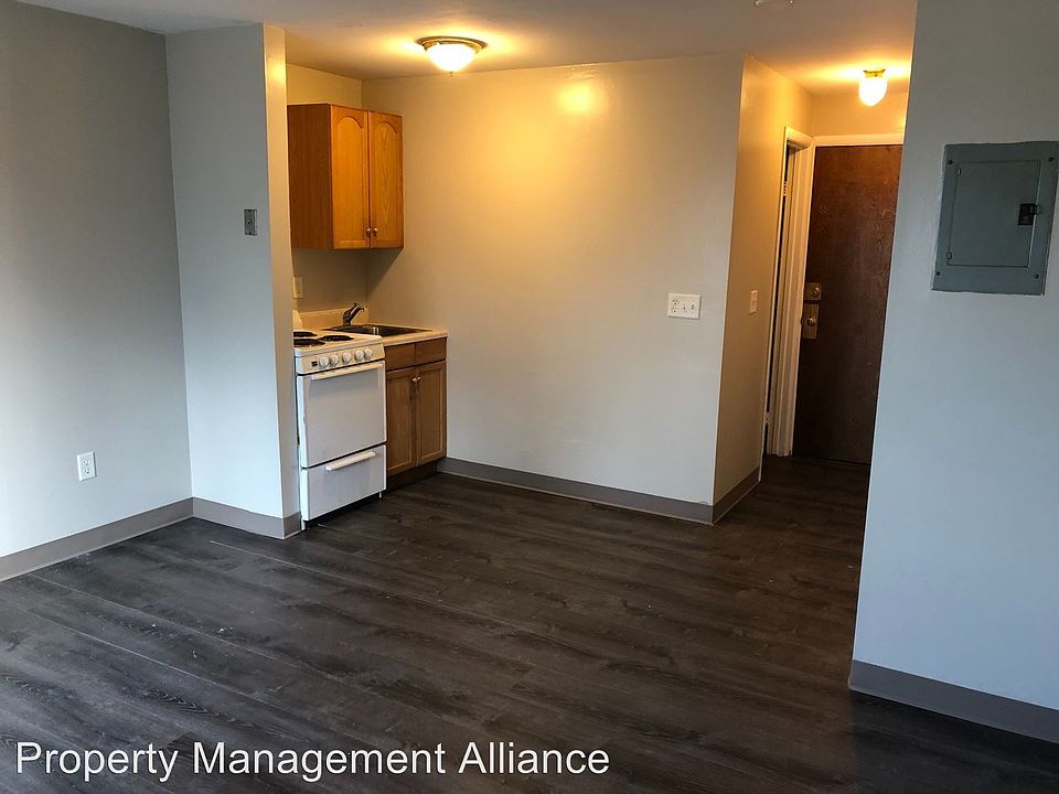 1st image of 525 Oak St APT 8