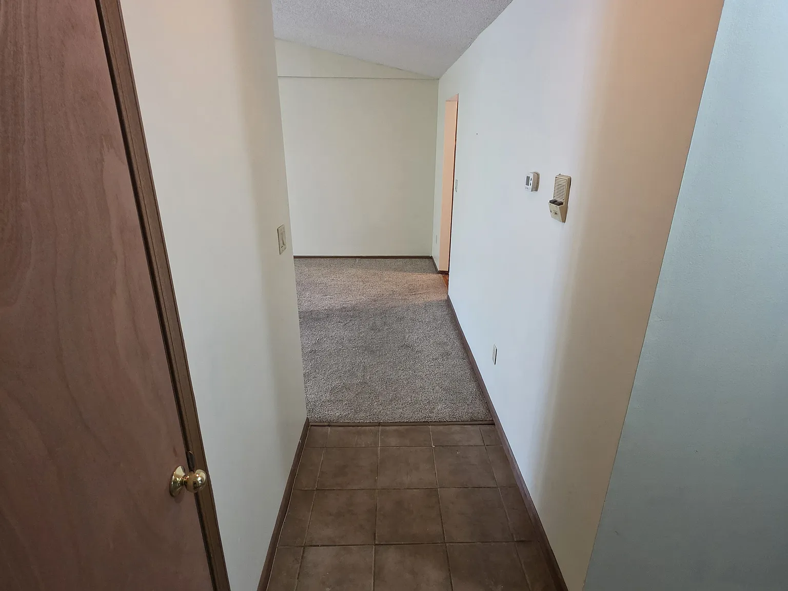 1 bed, 752 sqft, $900 — Photo 3