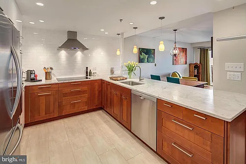545 E Braddock Rd #101 Photo 1