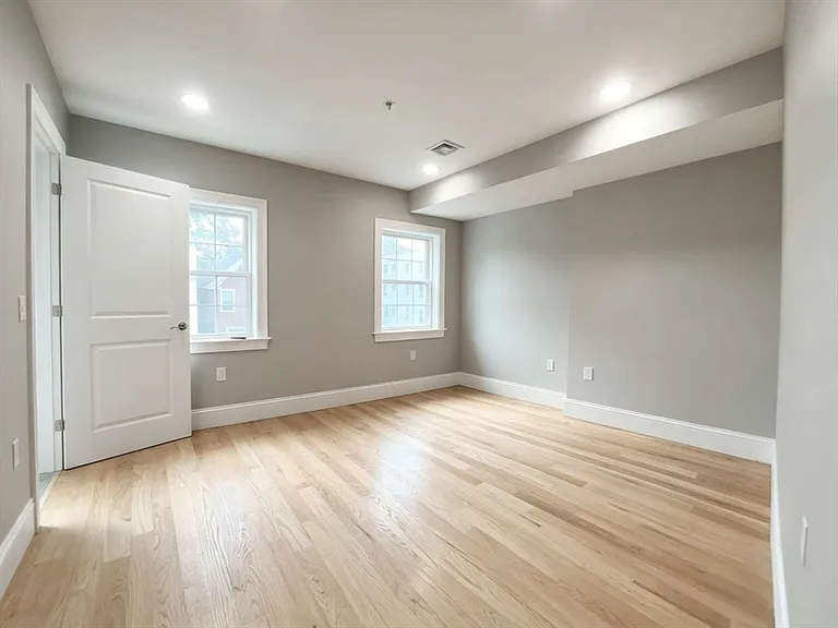 84 Chelsea St #2 — Photo 1