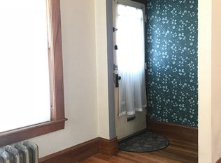 20 Oakwood Ave, Holyoke, MA 01040