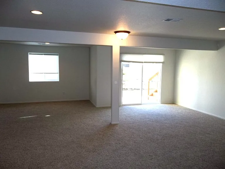 2244 Marshfield Ln — Photo 7