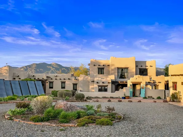 5 Calle De Valerio, Ranchos De Taos, NM 87557