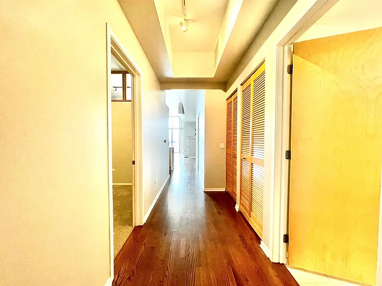 1201 W Adams St #611 — Photo 6
