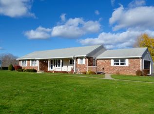 2 Quinlan Dr, Hadley, MA 01035