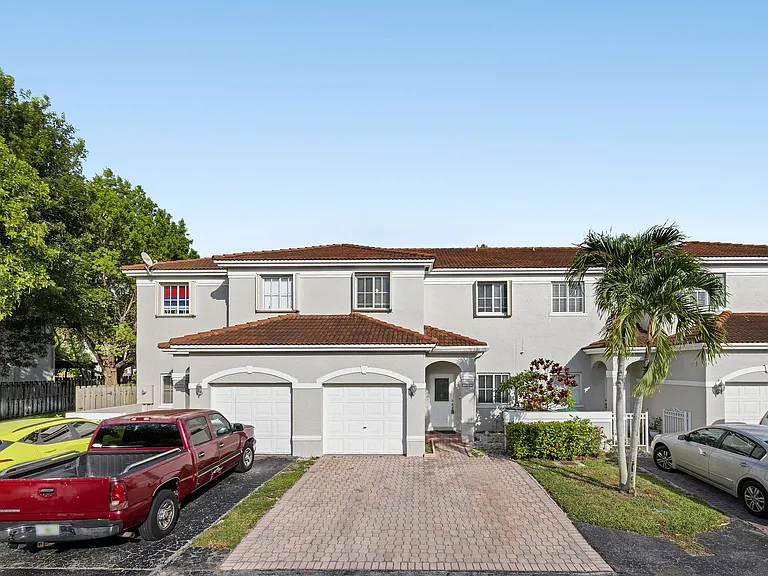 14261 SW 126th Pl — Photo 1