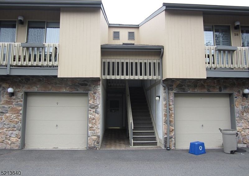 1st image of 22 Buchanon Ct #22