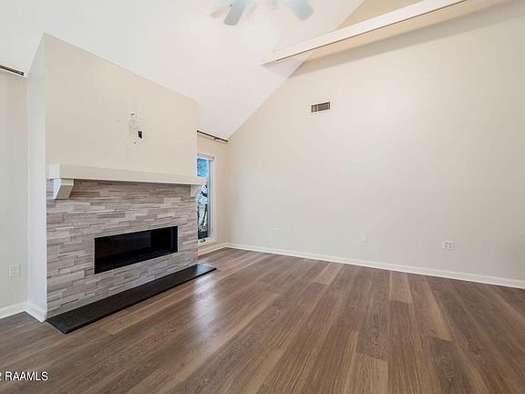 4th image of 208 Foxworth Dr