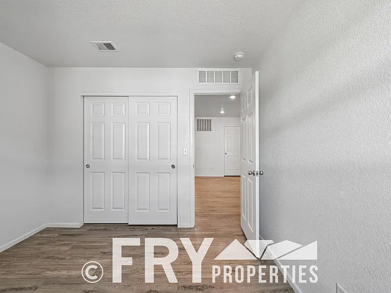 21061 E 60th Ave — Photo 14
