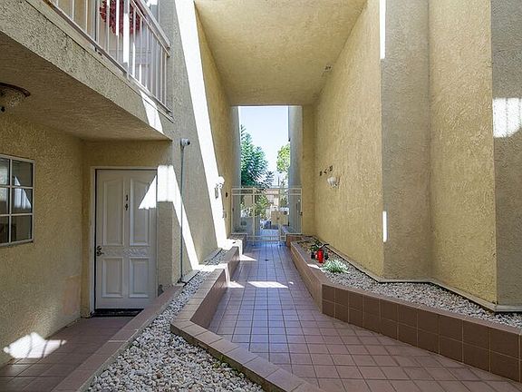 5th image of 456 Myrtle St #1