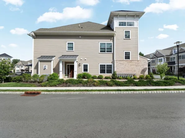 17 Dirlam Dr, Florham Park Boro, NJ 07932
