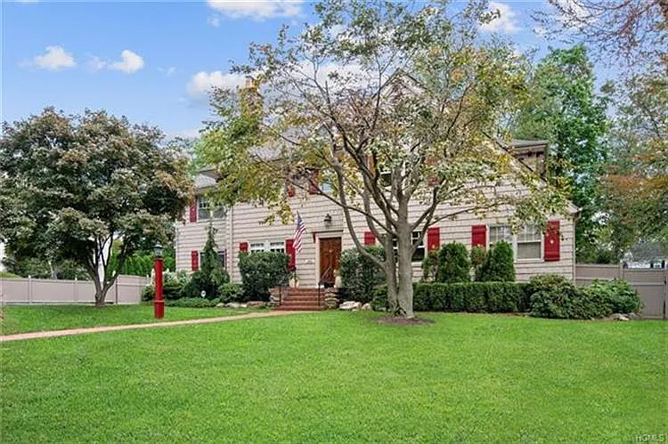 233 Broadview Ave photo 1