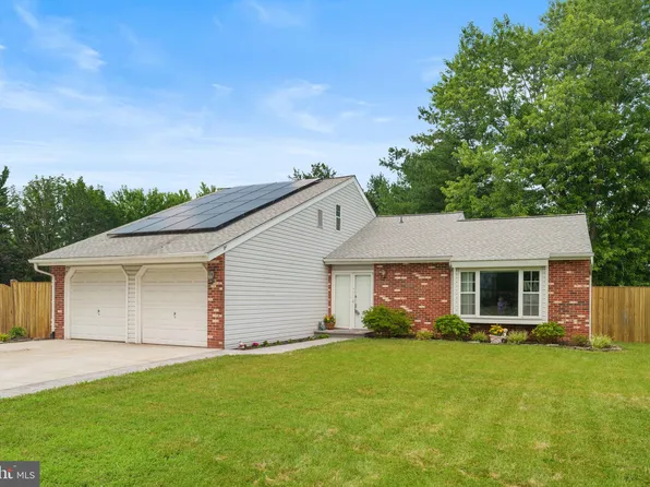 108 Cherry Tree Ct, Sterling, VA 20164