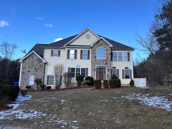 7 Gates Lane, Hudson, NH 03051