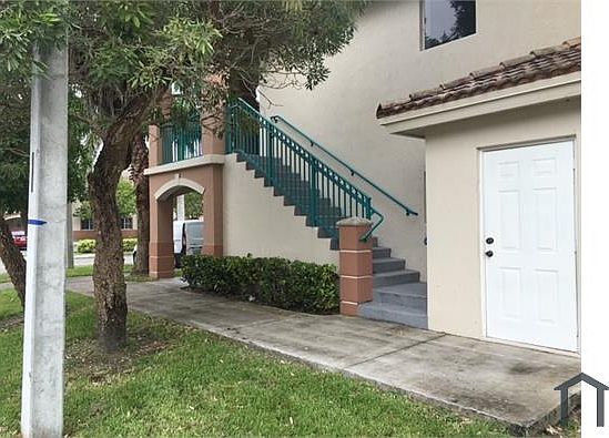 1st image of 2931 SE 13th Ave