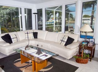 433 Hermosita Dr, Saint Pete Beach, FL 33706