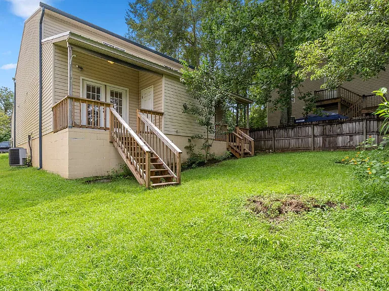 840 W Georgia St #B — Photo 32