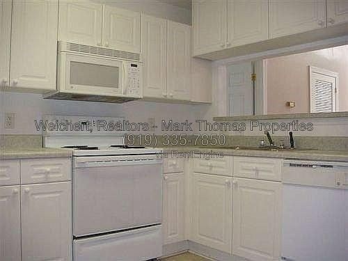 5th image of 929 Morreene Rd APT D33