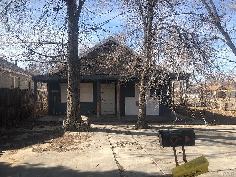 2nd image of 301 S Iola Ave