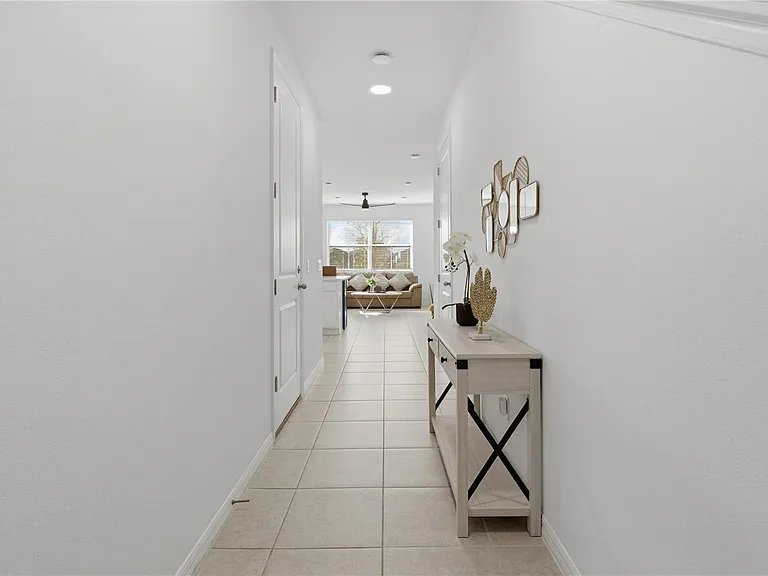 710 Longboat Dr — Photo 5