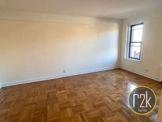 Rented by Realty 2000 Corp | media 3