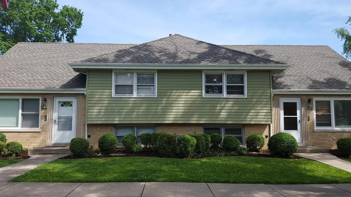 3 bed, 1714 sqft, $2,985 — Photo 2
