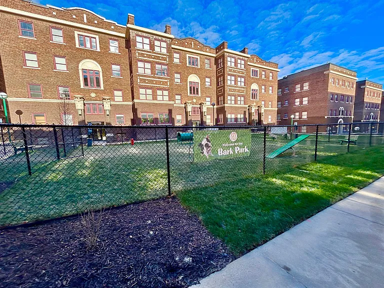 Drake Court — Photo 17