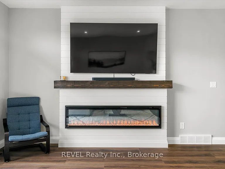 371 Argyle Ave — Photo 13