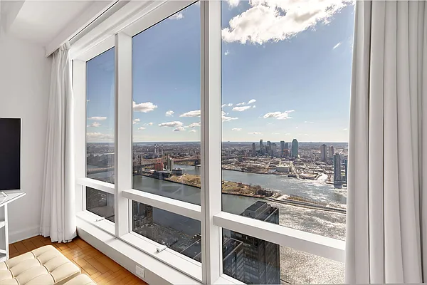 Rented by Compass | media 43