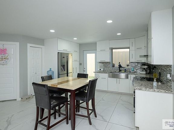 3rd image of 1837 Utb Ln
