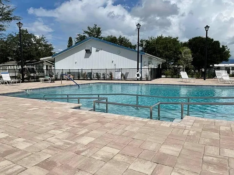 1715 E Manatee Loop — Photo 28