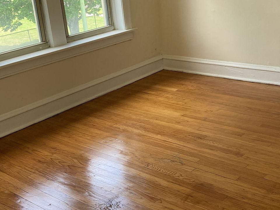 2nd image of 1339 W 81st St #12