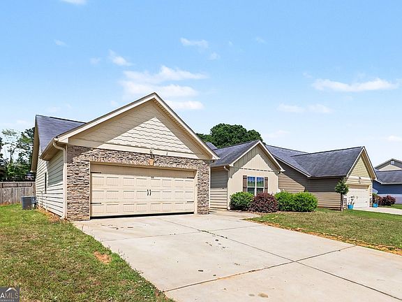 2nd image of 218 Summergate Ln
