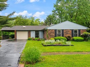 3926 Riveroaks Ln, Louisville, KY