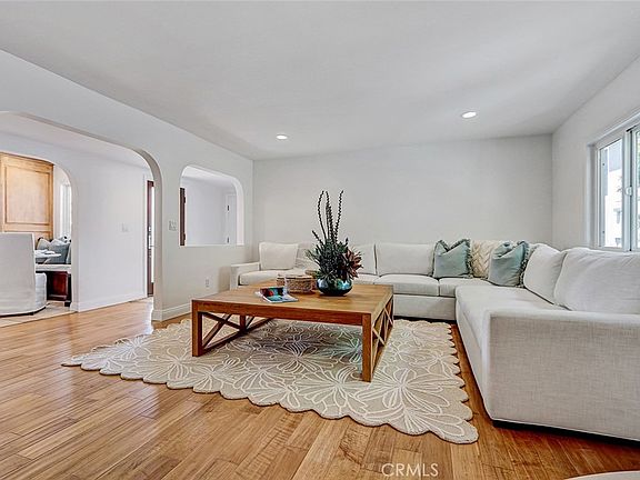 4th image of 1102 10th St