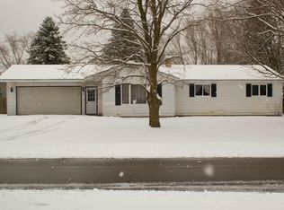 511 S Cherry St, Evart, MI