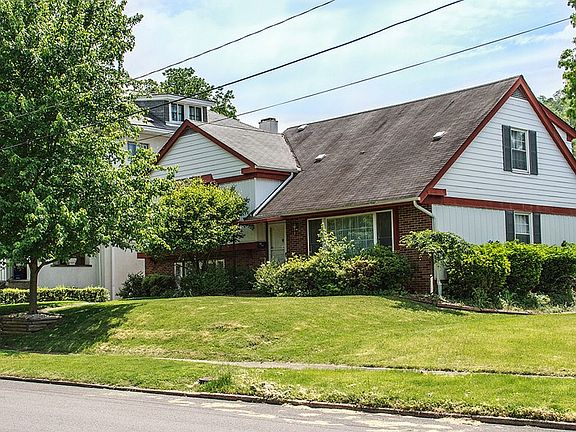 3rd image of 129 Elm St