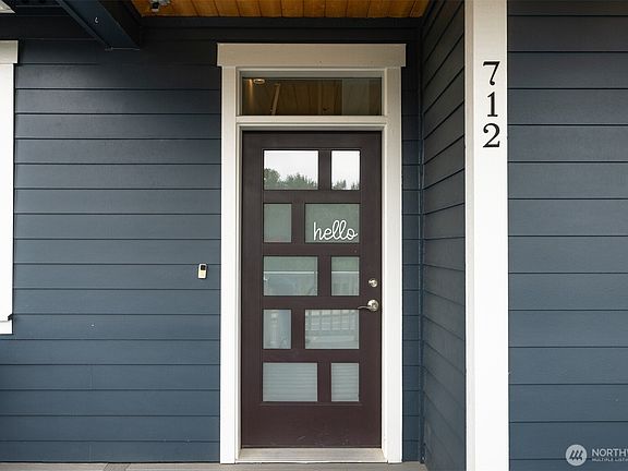 5th image of 712 Blackstone Lane