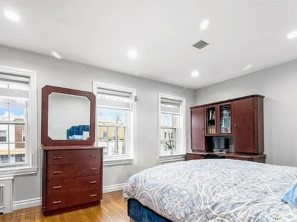 1669 East 32nd Street image 10 of 15