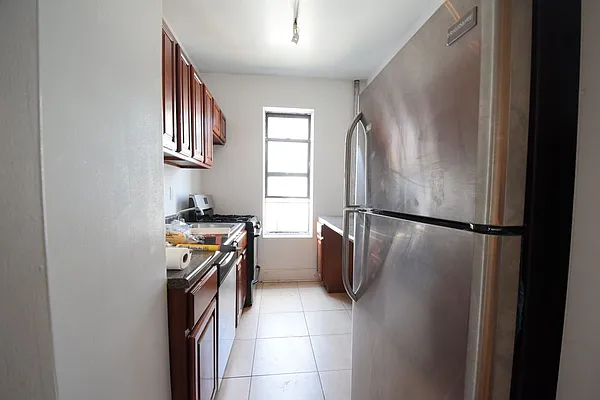 Rented by Rolling Stone Realty LLC | media 8